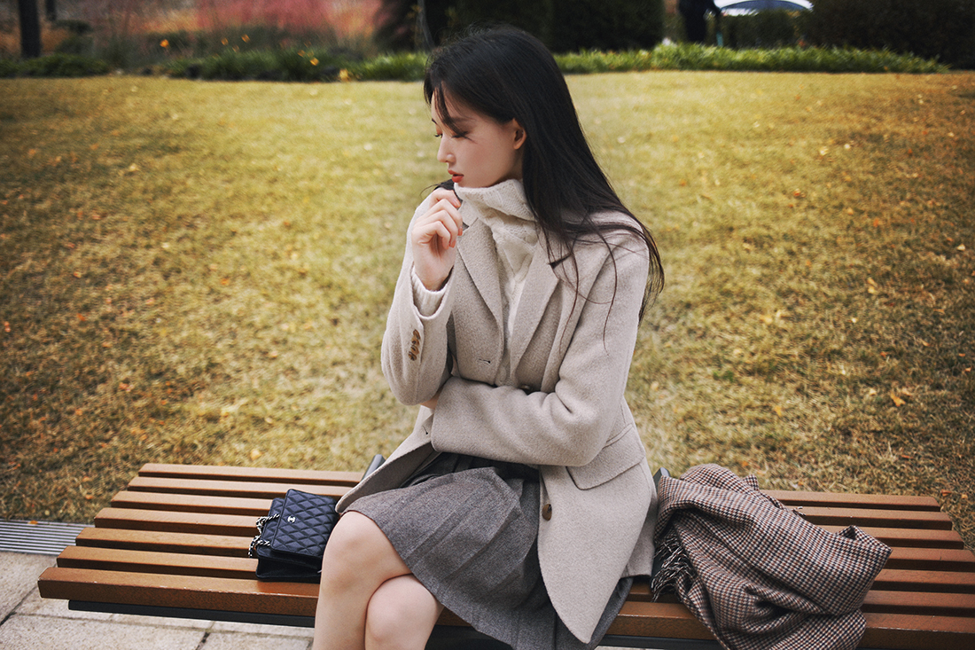 大衣内搭羊毛半高领针织衫,羊绒大衣内搭中长款针织衫