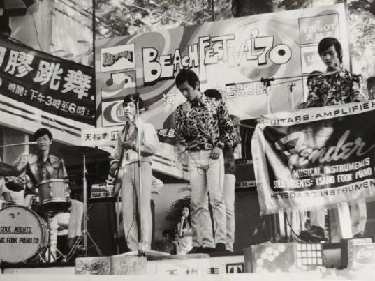 谭咏麟69岁健身照,谭咏麟晒照片