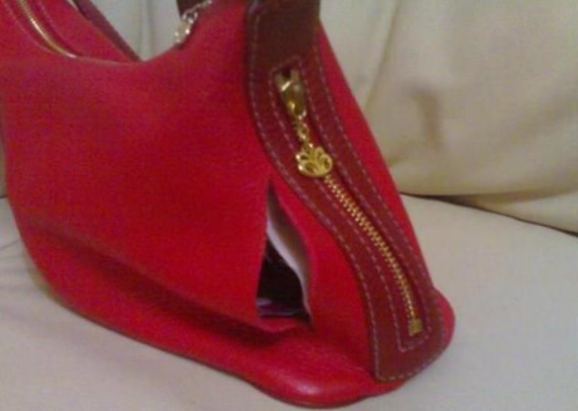 公交车上小男孩肚子疼,小男孩在公交车上突然肚子疼