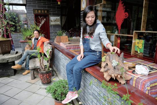 辞职去看世界的老师现状,辞职看世界的女教师现状