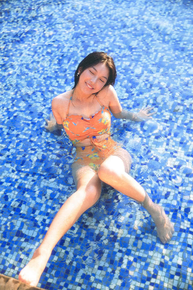 青春美少女的夏日写真甜美可人,夏日青春片拍摄