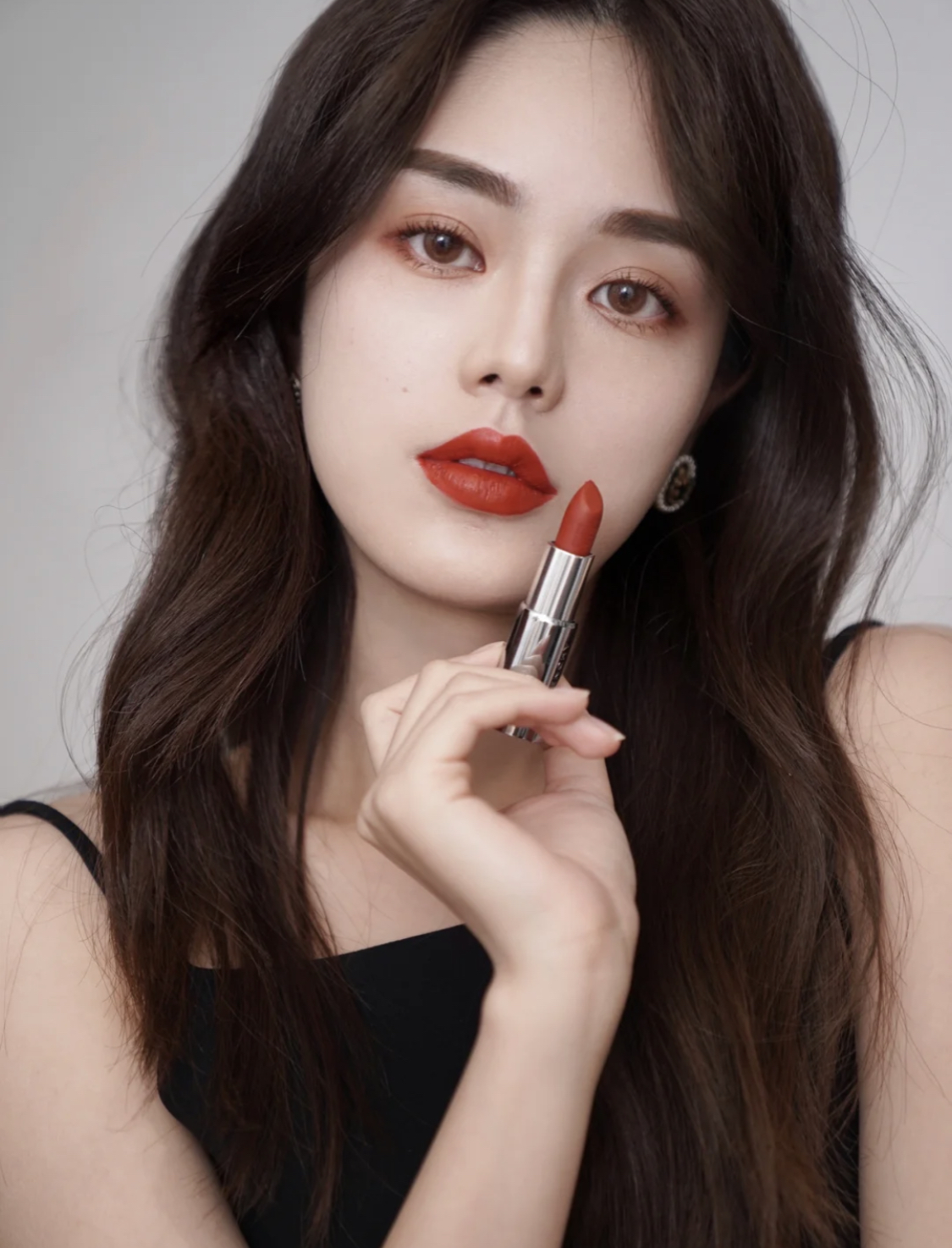 女人应该拥有的六支口红色号,什么色号口红显气质