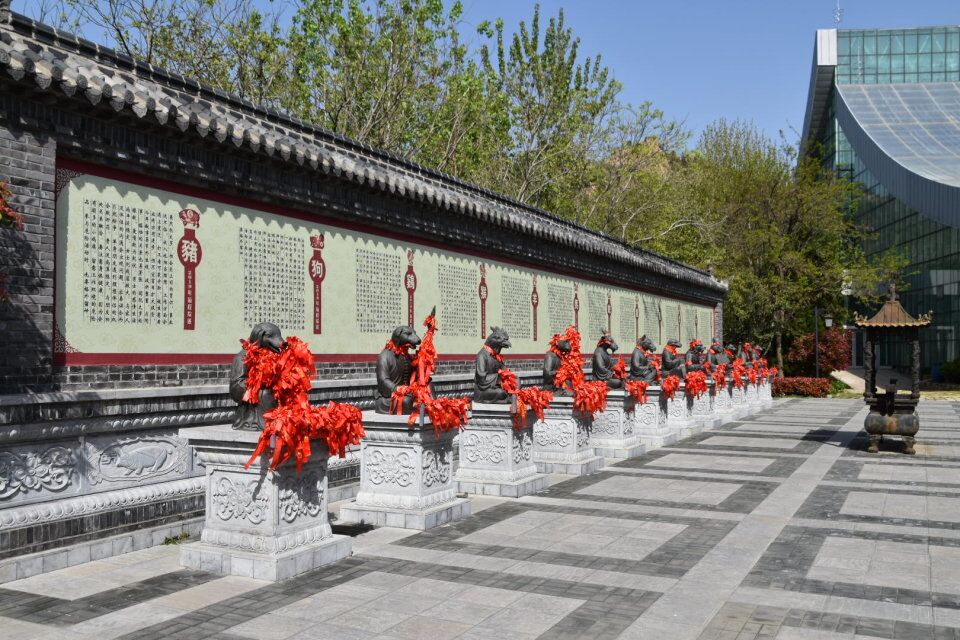 曾经的青岛雨林谷，摇身一变身价爆涨，门票太贵游人稀少