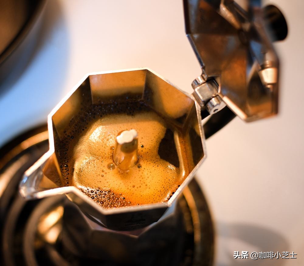 摩卡壶如何萃取超浓缩咖啡,摩卡壶萃取浓缩咖啡的正确方法