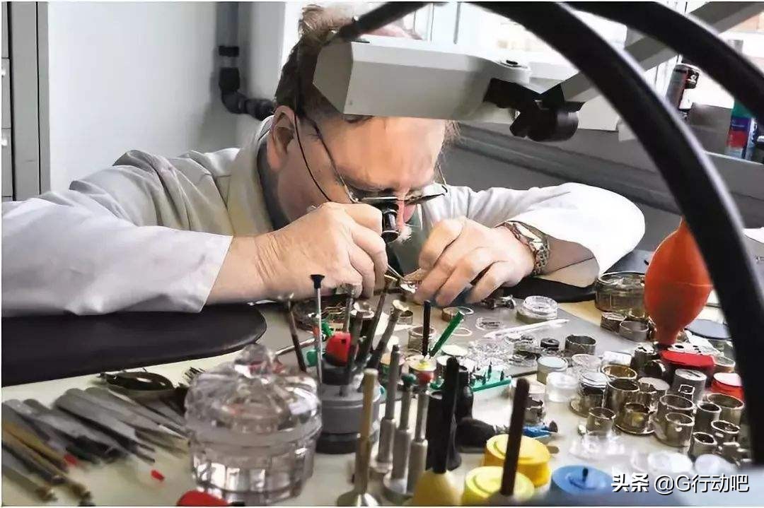 怎样学习鉴定手表真假,如何鉴别手表是石英的还是机械的