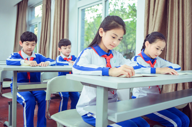 趣味盘点：这17个国家小学生校服