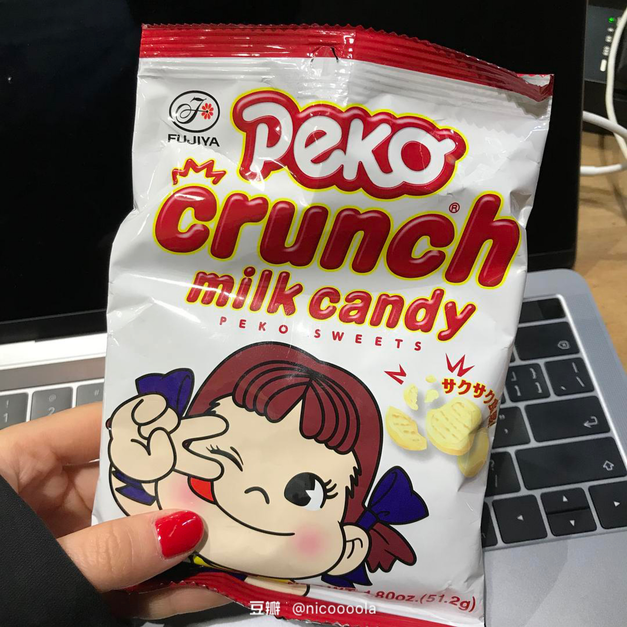 我在办公室的抽屉里，藏了一间小型超市