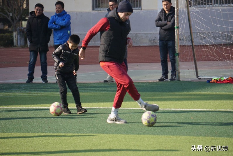 气温很低热情不减,气温虽低热情不减