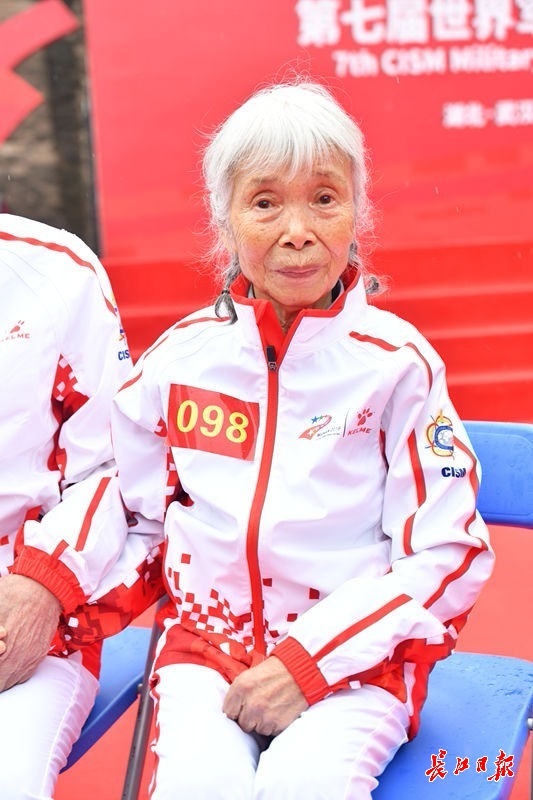 军运会火炬传递武警,军运会火炬传递走进联勤保障部队