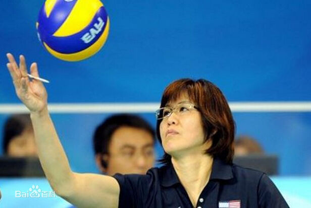 郎平,体育界的隐形富翁,面对东京奥运会后伸出的橄榄枝作何抉择