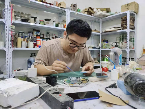 正在复原100年前的济南火车站,小伙用微缩模型还原济南老火车站