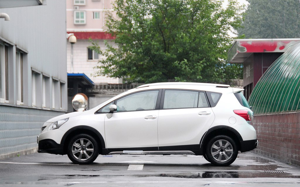 丰田哪一款车适合家用性价比最高,丰田奶爸车