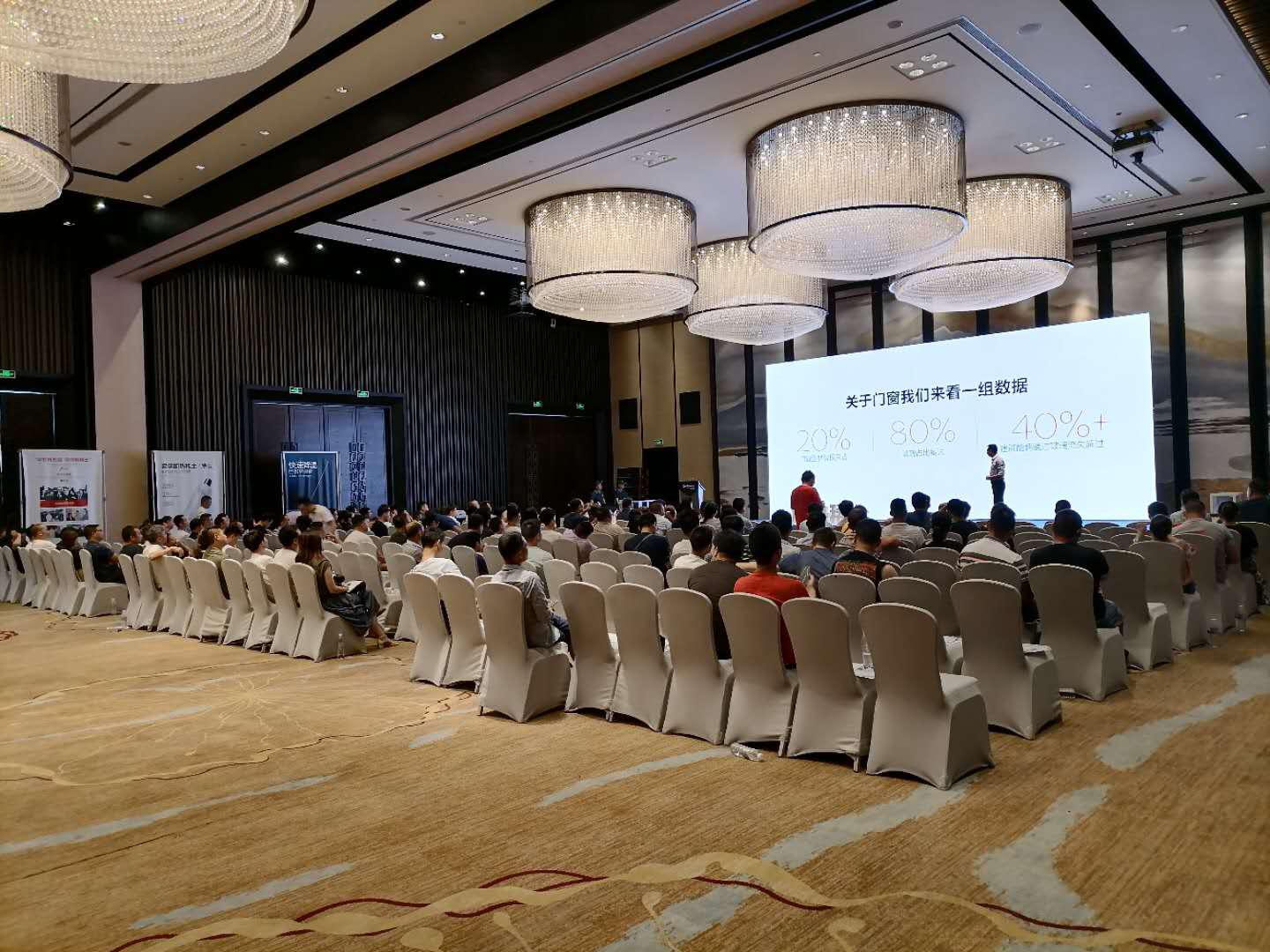 产品强调功能,商业注重价值l易塗—战略合作签字仪式