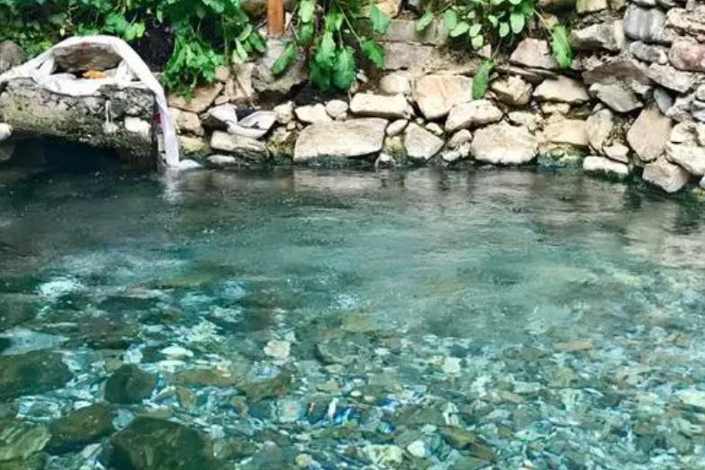 *藏西**客流较少的世界级温泉，可缓解多种疾病，舒适又人少