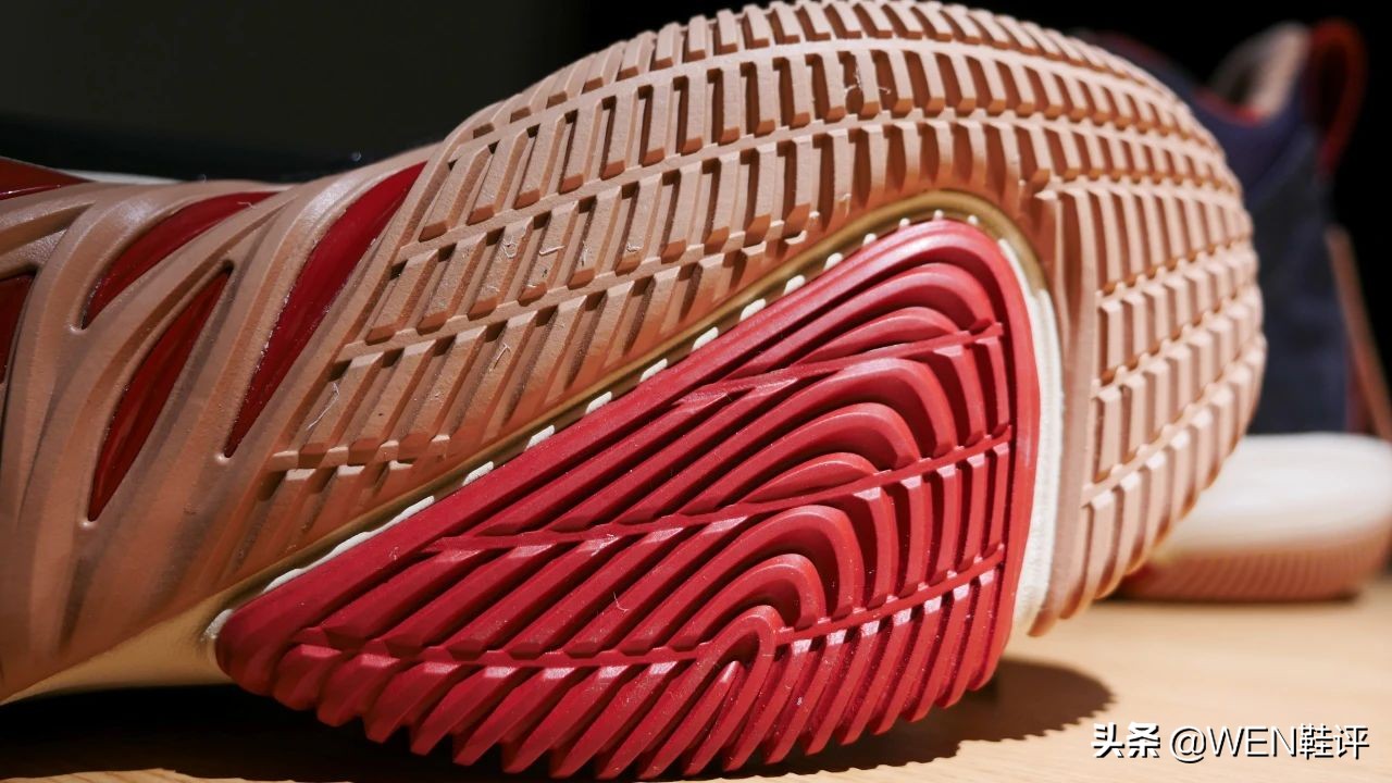 最近炒的很火的李宁鞋,最近出的李宁篮球鞋
