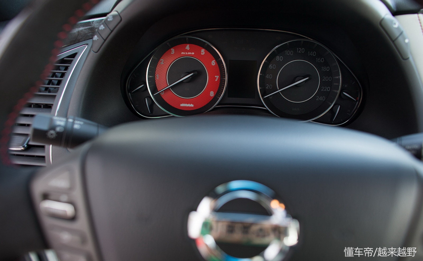 途乐红色包围,途乐有什么颜色