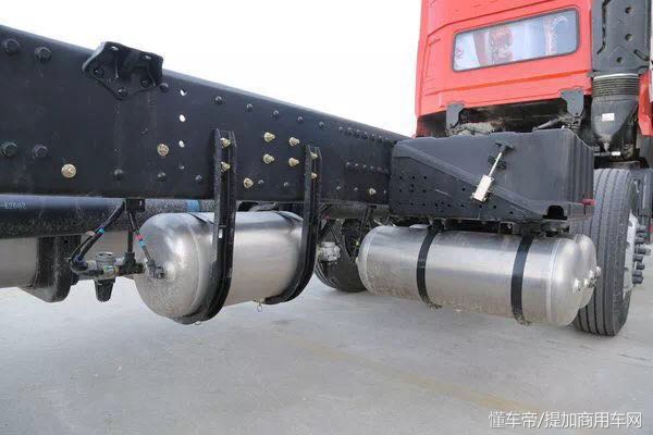 东风天龙前四后八最大马力是多少,东风天龙前四后六新款载货多少吨