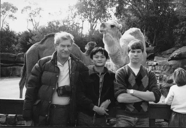 马云成功靠的是谁,十年前马云和十年后马云