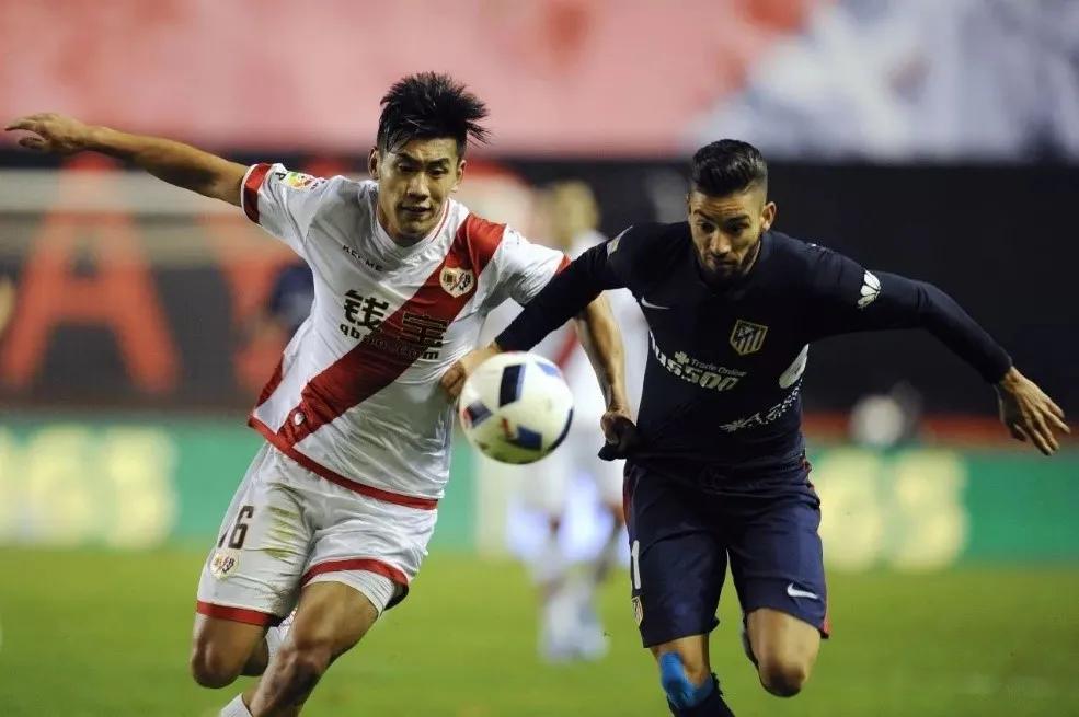 红蓝勇士，不惧电闪雷鸣