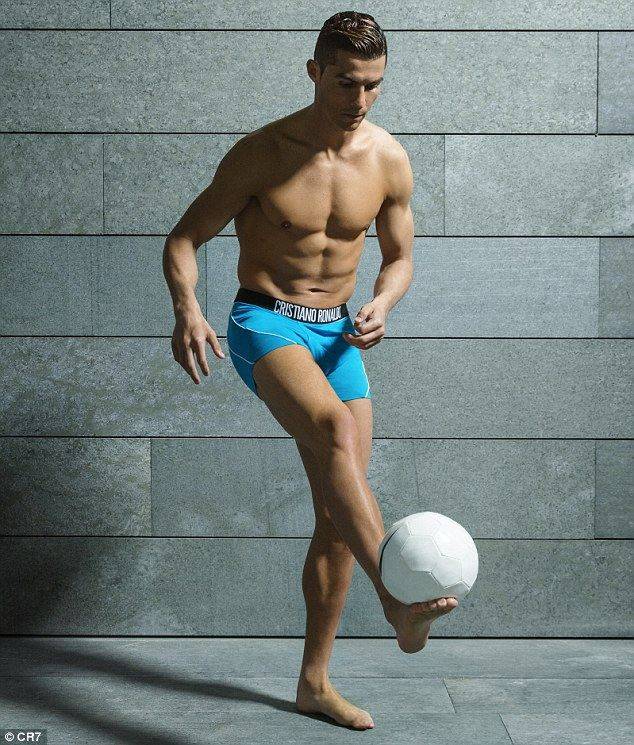 c罗雕塑图片,c罗雕塑帮的身体素质