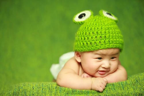 冬天宝宝发烧物理降温的正确方法,宝宝发烧物理降温还是口服退烧药