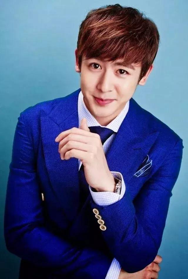 发际线高额头太饱满适合什么发型,发际线大额头高适合的发型