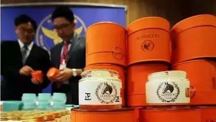 愤怒！多国惊现大量假货专坑中国人！变态高价只卖中国人！