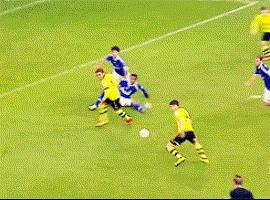 女裁判被袭击集锦,足球女裁判被袭视频