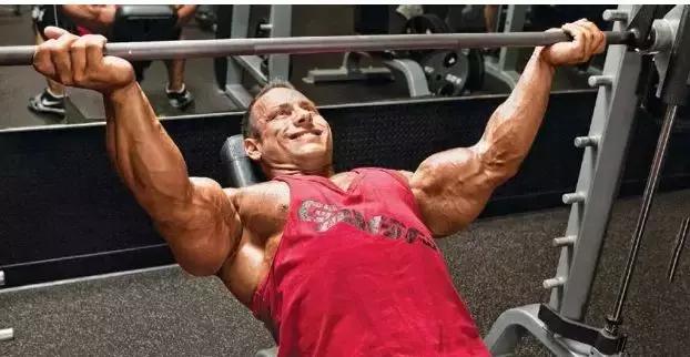 胸肌太大了穿不上衬衫,胸肌太大衬衣扣不上