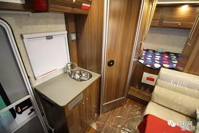 最新凯伦宾威双拓展房车价格,进口依维柯凯伦宾威二手