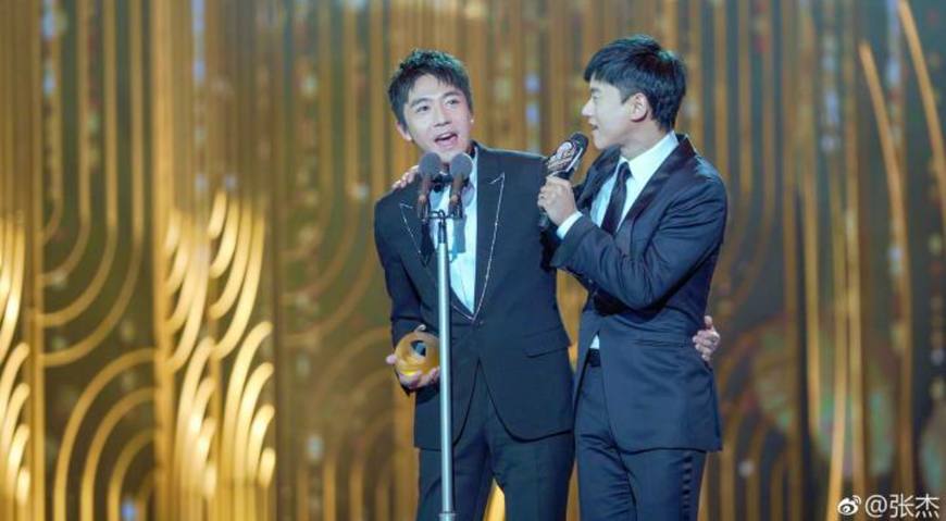 关晓彤红毯惊艳瞬间,张杰和关晓彤视频