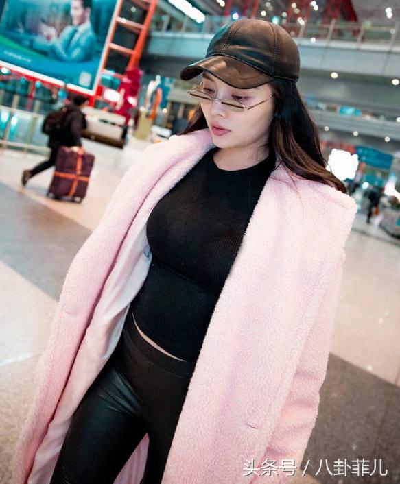 大嫂徐冬冬的气质就是不一样,大嫂徐冬冬穿红裙对比