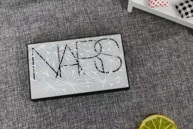 若隐若现的蕾丝面具妆︱彩妆