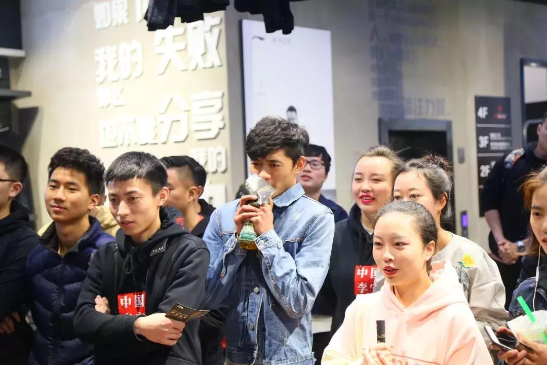 李宁2019时装周外套,2022年李宁时装周爆料