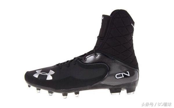 穿橄榄球鞋可以踢足球吗,踢足球穿球鞋和不穿球鞋的区别