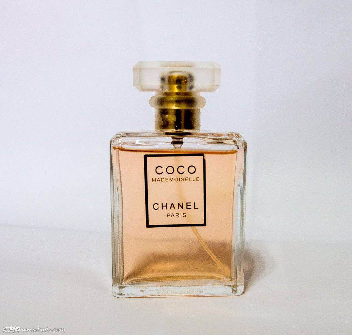 有些女人的香水很好闻,最适合女性用的三款香水