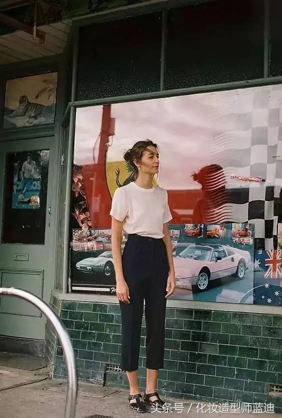 白t恤穿法搭配,t恤的30种穿法高级又时髦