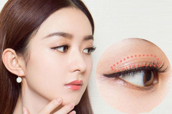 李小璐双眼皮褶,被美颜坑惨的明星