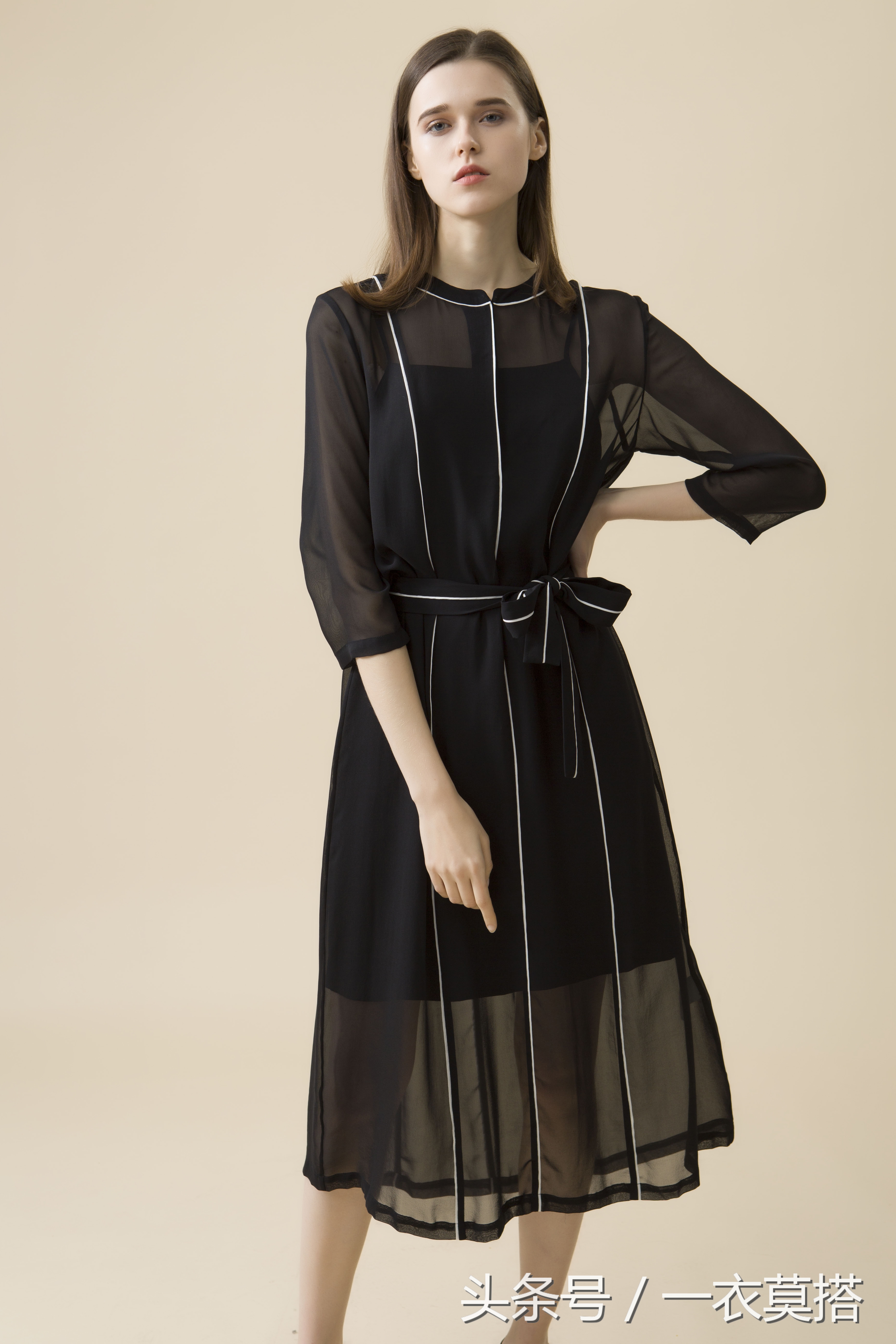 日常好看的小黑裙有哪些,优雅气质的小黑裙了解一下