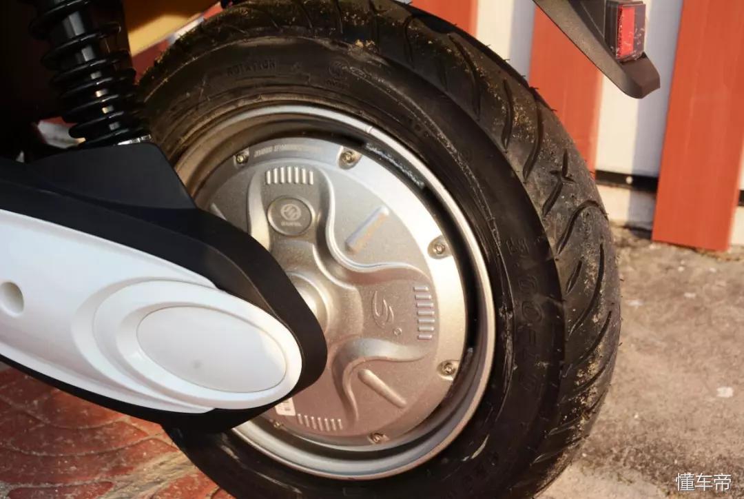 运动炫酷款电动车,三雅电动车