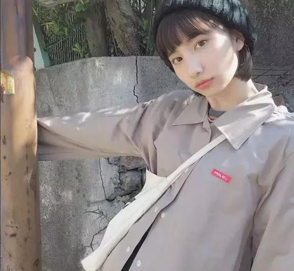 穿上这件外套你就是花丛中最酷的那朵花！