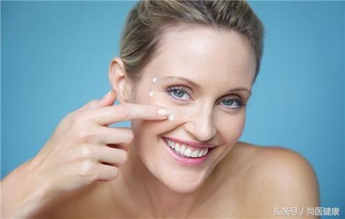 眼睛周围有脂肪粒可以冷冻去除吗,眼睛周围的脂肪粒怎么去除图片