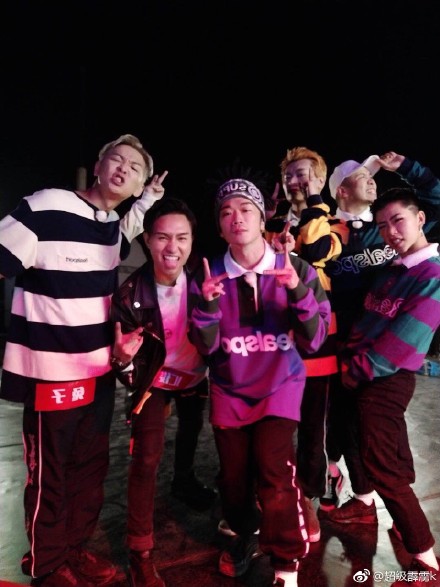 易烊千玺跳街舞vs鹿晗跳街舞,易烊千玺和鹿晗谁更火现在