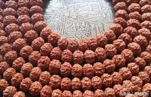 如何挑选小金刚菩提手串,小金刚菩提怎么盘玩