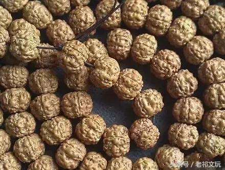 如何挑选小金刚菩提手串,小金刚菩提怎么盘玩