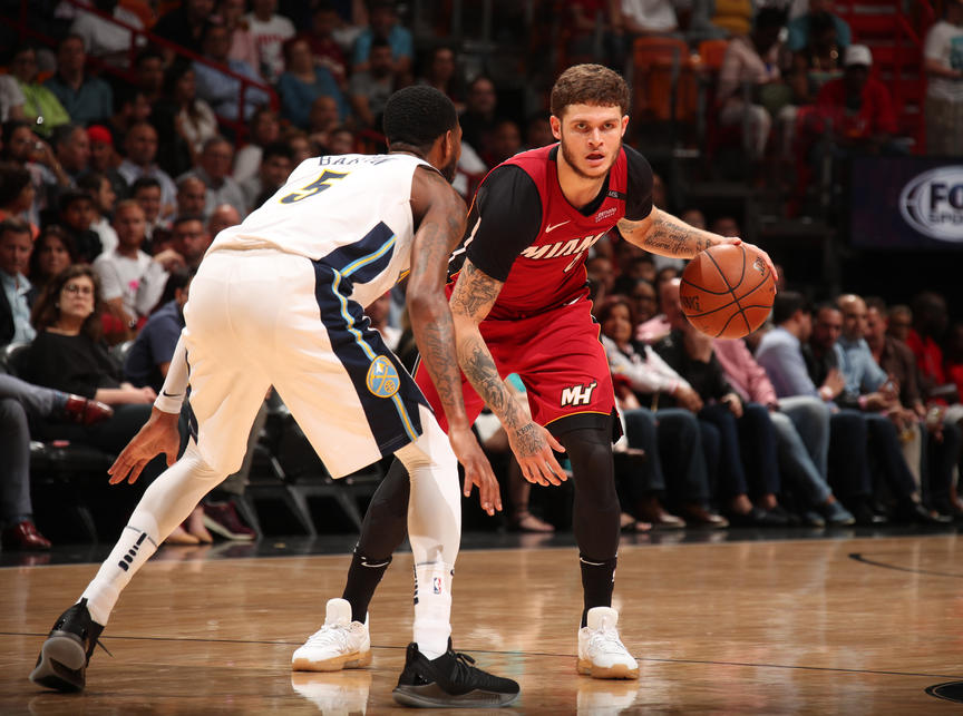 “师弟”让这双鞋在赛场上寿终正寝！IT穿这双鞋说出了湖人总…！