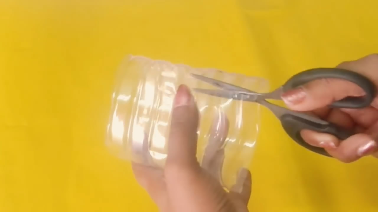 塑料瓶废物利用花篮制作方法,塑料瓶创意花篮手工制作方法图文