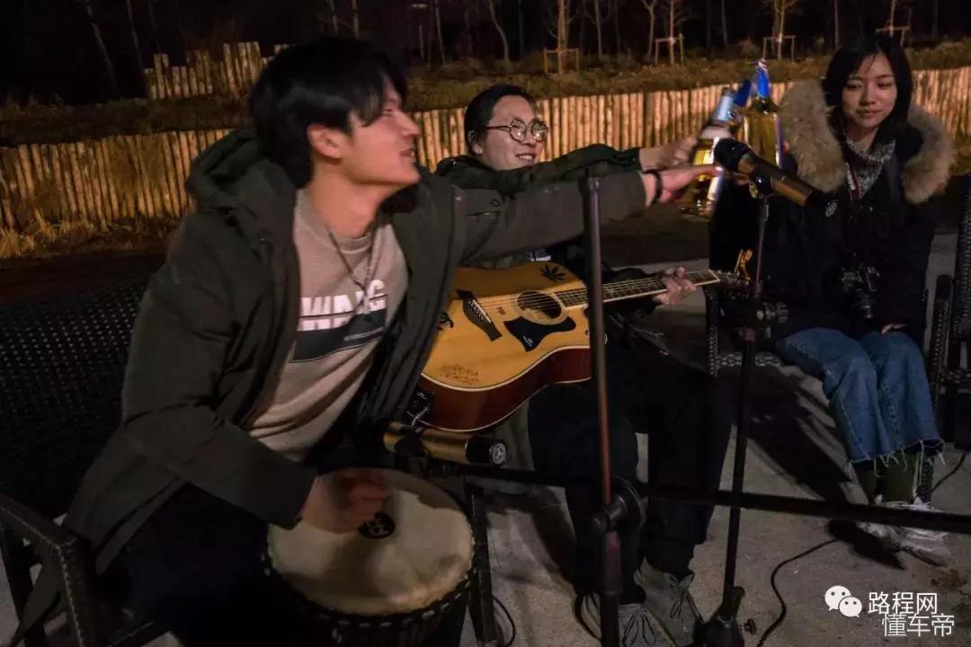 吉普赛青年,吉普赛人坐大篷车