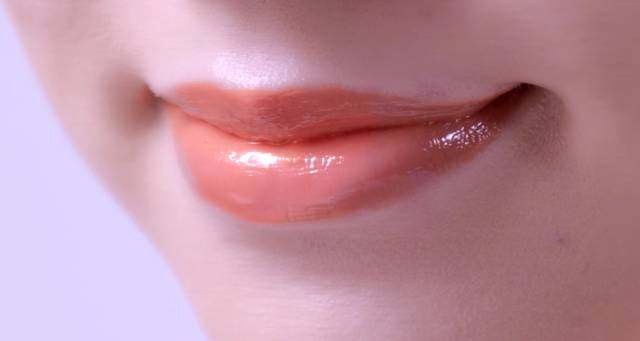 口红老是掉色结块怎么办,口红总是掉色怎么办不用定妆粉