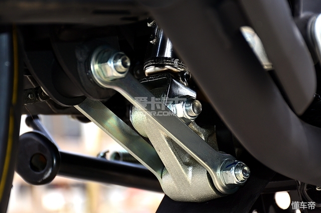 雅马哈飞致ys250中缸掉漆,雅马哈ys250摩托车